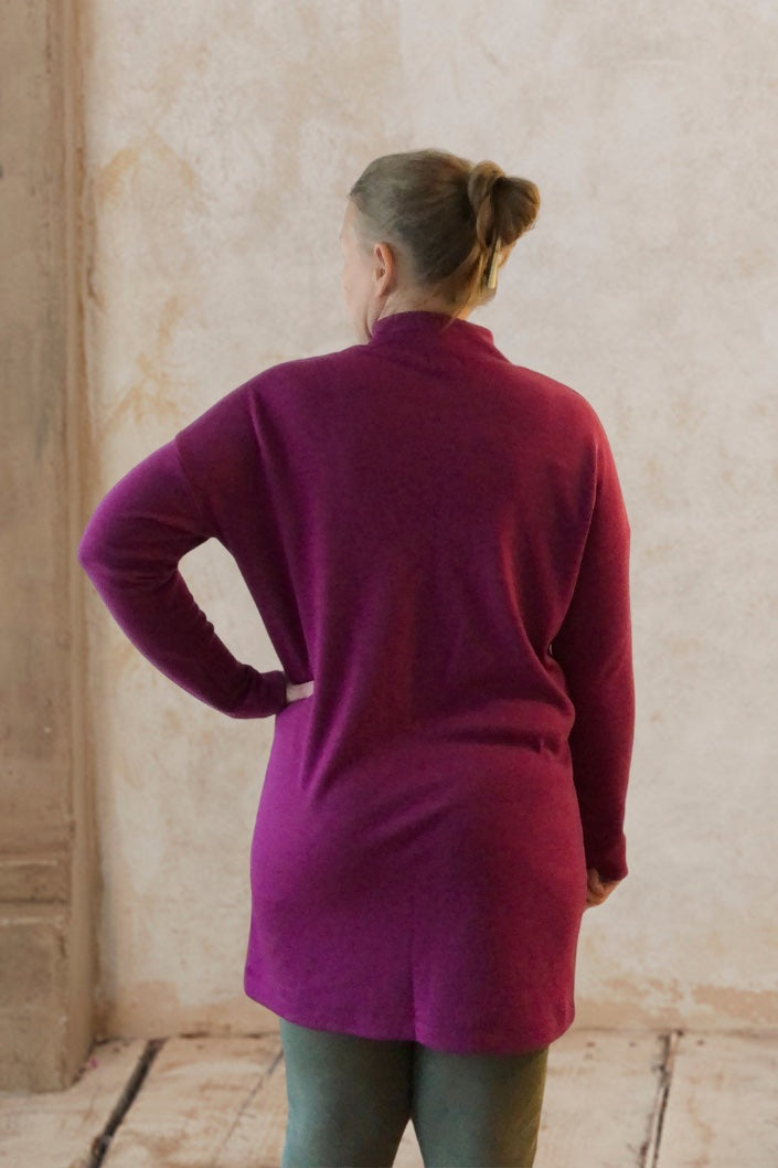 Saaga - Merinovilla Tunika Mekko - Viva Magenta - Purppura - 100% Merinovillaa - Laadukas kotimainen neulemekko - Mulesing free