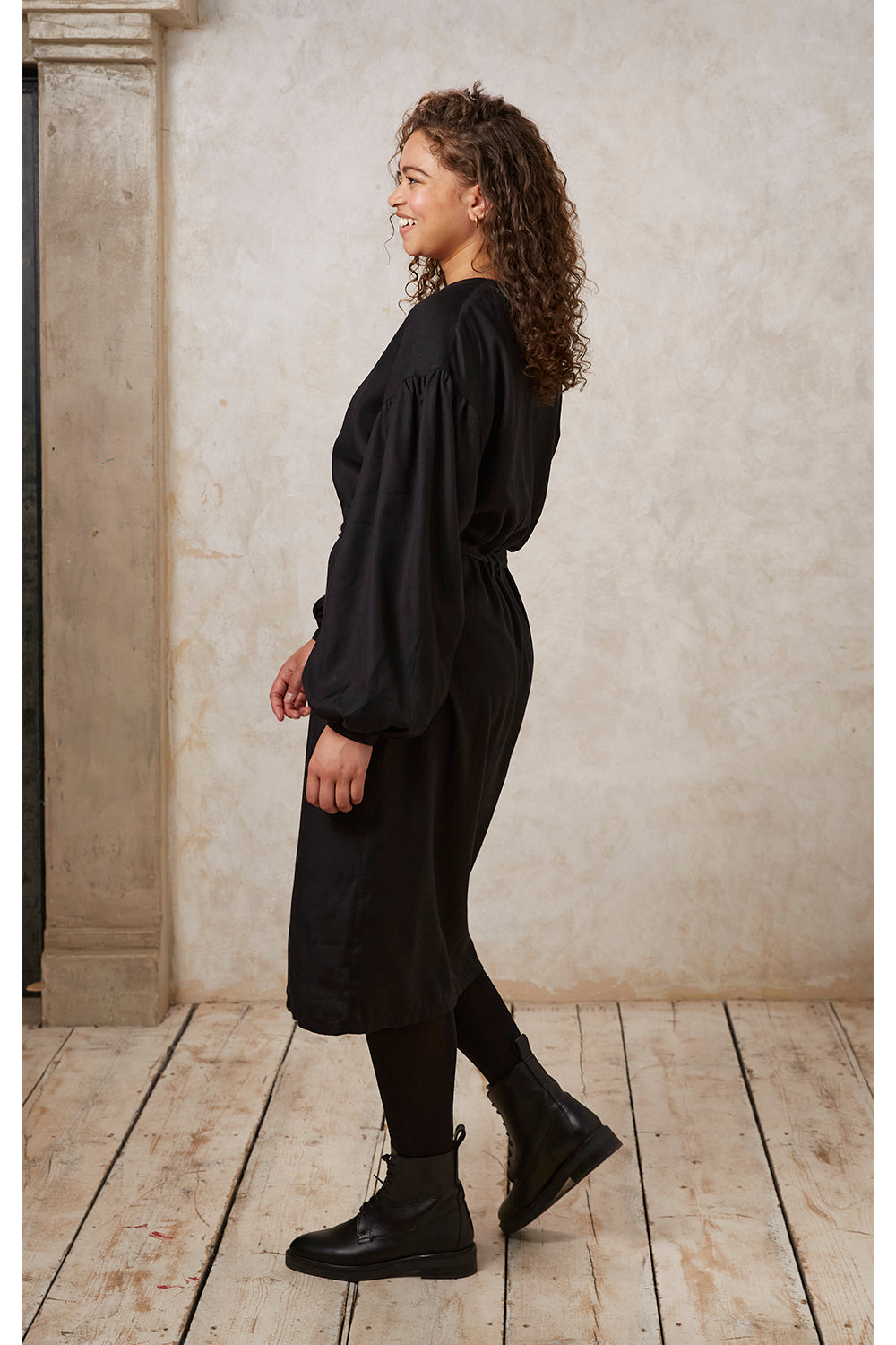 Ripley Musta Puhvihihainen Mekko - 100% Tencel™ Lyocell - People Tree - Ekologinen mekko