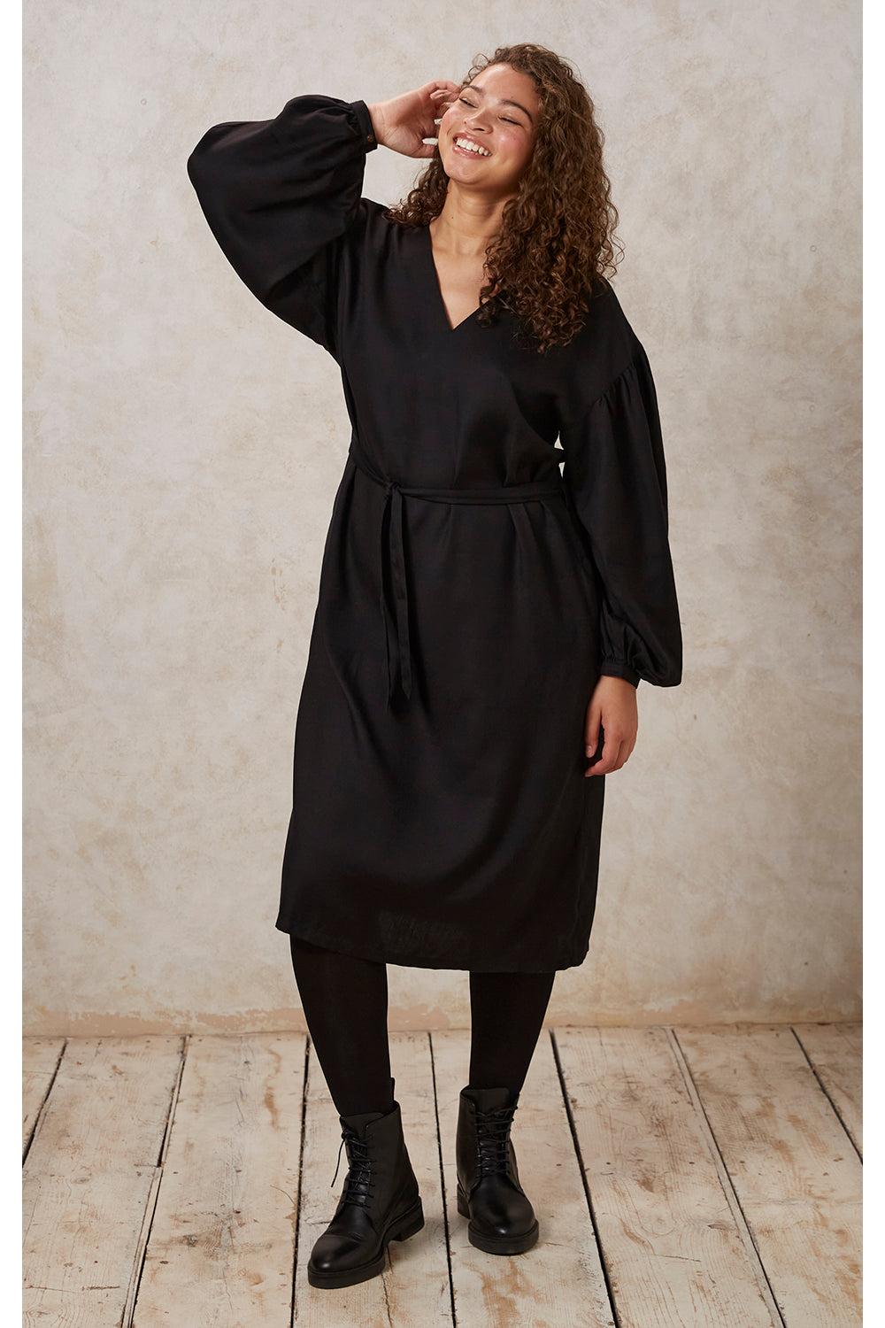 Ripley Musta Puhvihihainen Mekko - 100% Tencel™ Lyocell - People Tree - Ekologinen mekko