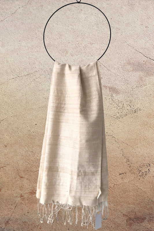 Silkkihuivi - Luonnonvalkoinen - Raakasilkkiä - 200cm x 50cm - Fair Trade - Eettinen valmistus - Juhlahuivi