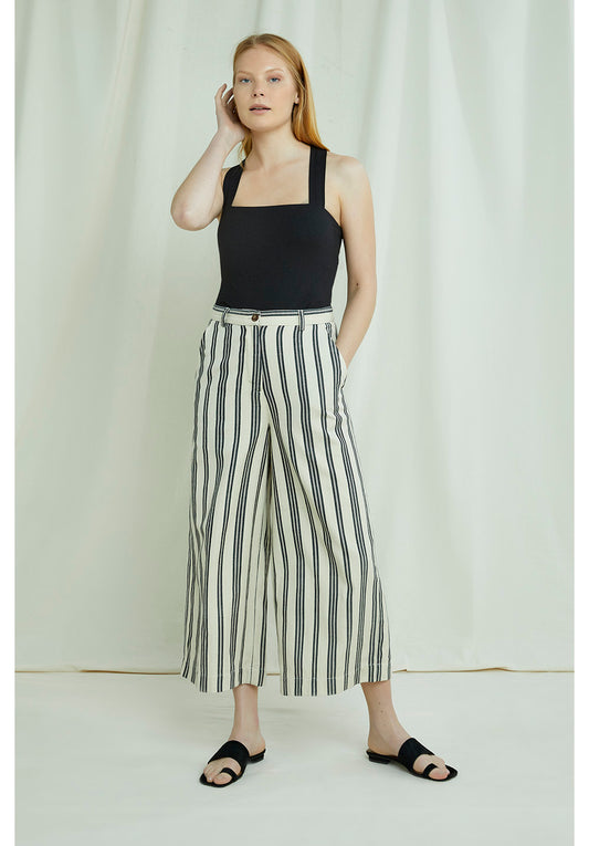 Shauna leveälahkeiset korkeavyötäröiset lyhyet kesähousut - 100% Käsinkudottua Luomupuuvillaa - People Tree - Eettinen ja ekologinen valmistus - Culottes